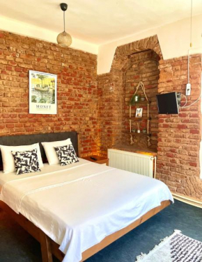 Historical Flat Close to İstiklal Avenue